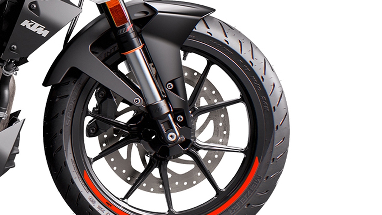 KTM 390 Duke Feature